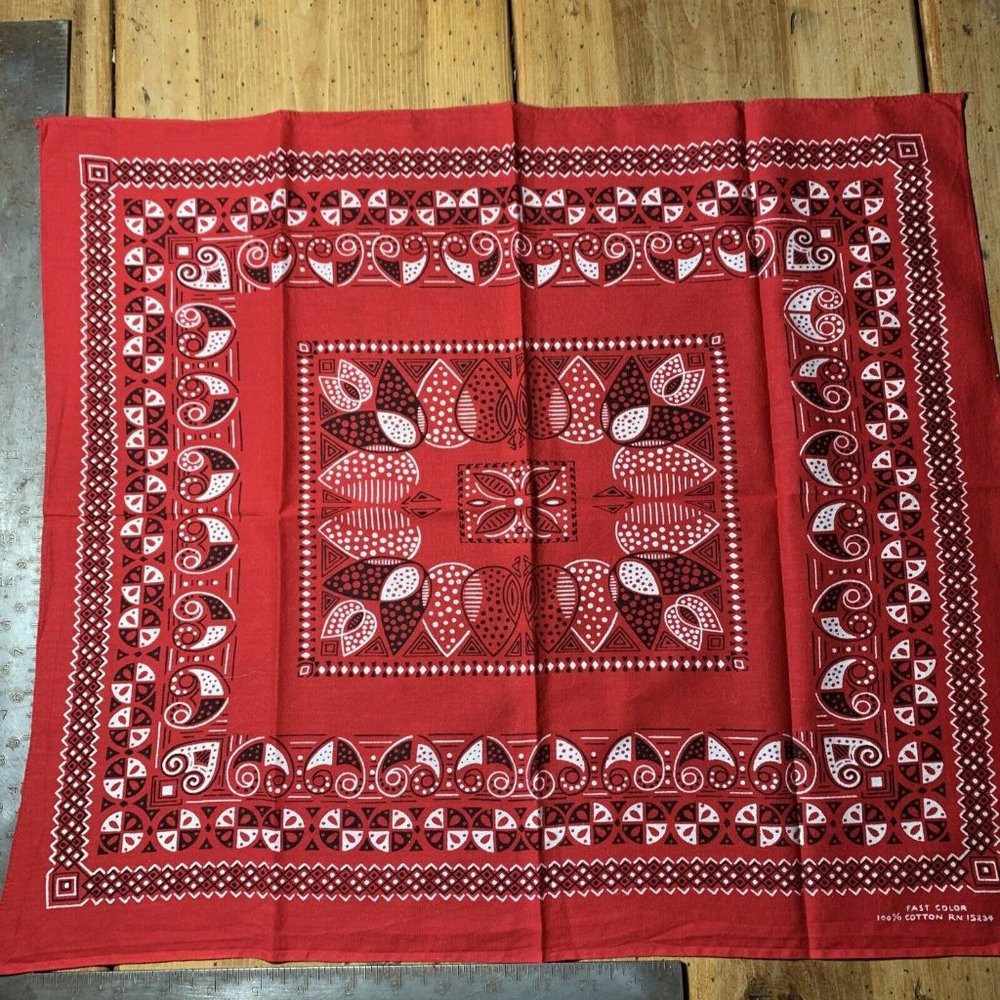 100% Cotton Red Heart Circle  Fast Color Made In USA  Biker Bandanna